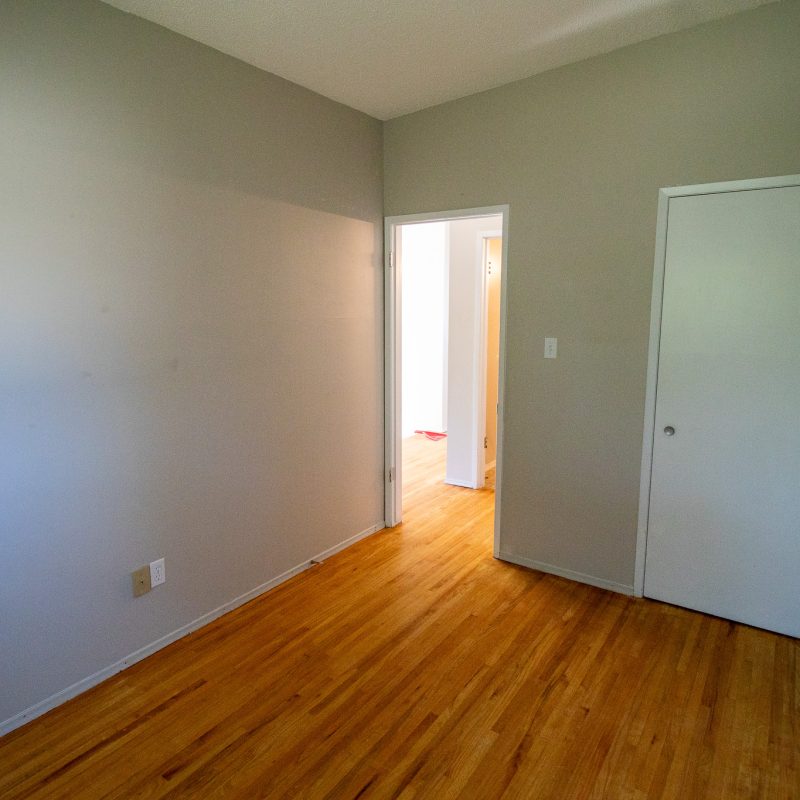 19-dalton-bay-nw-upstairs-bdrm-1-2048x1365.jpg.jpg